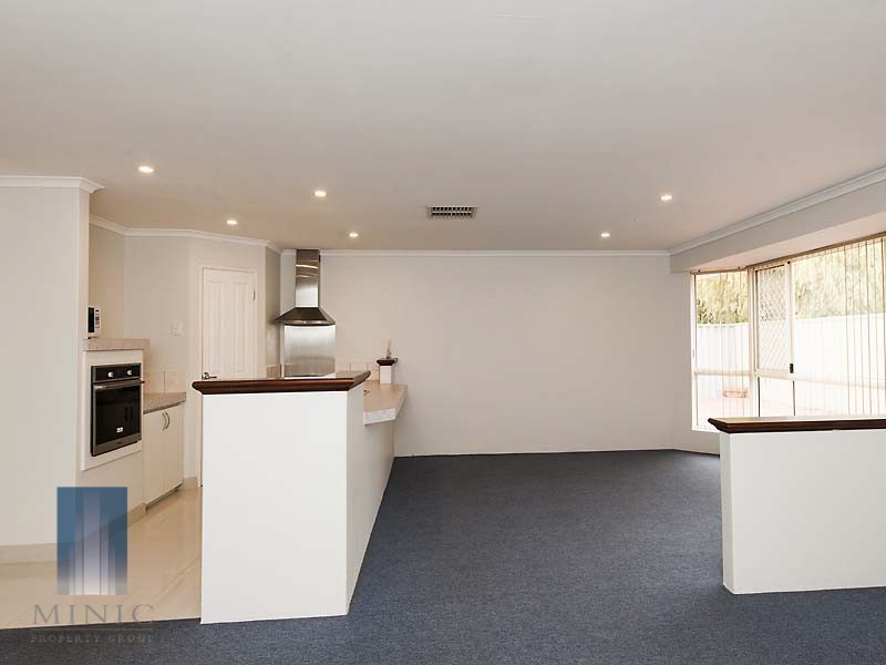 32 Salesian Court, Queens Park WA 6107