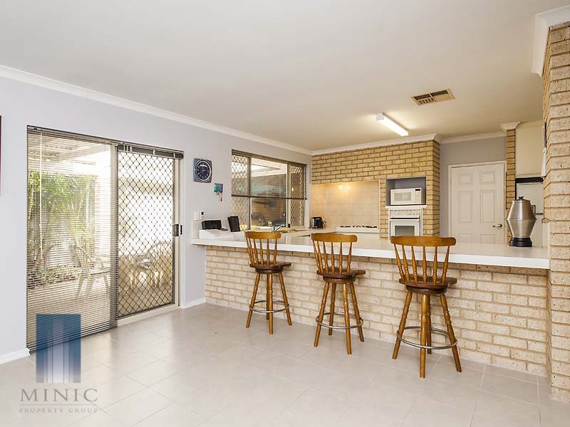 18 Waterford Avenue, Waterford WA 6152