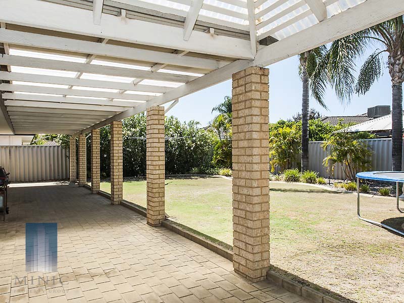 18 Waterford Avenue, Waterford WA 6152