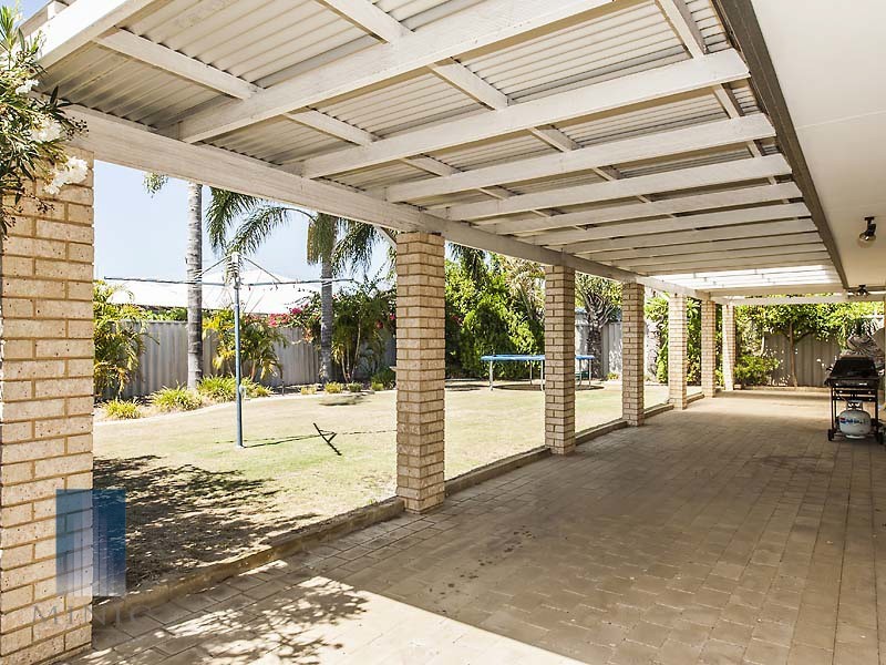 18 Waterford Avenue, Waterford WA 6152