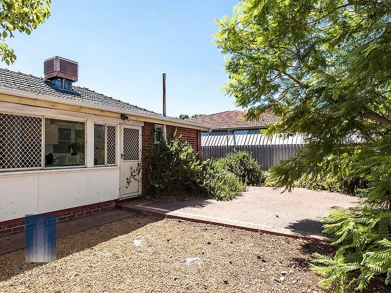 9 Mills Street, Cannington WA 6107
