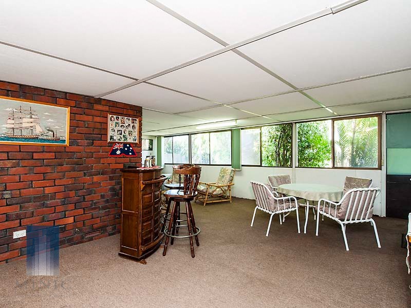 14 Langham Gardens, Wilson WA 6107