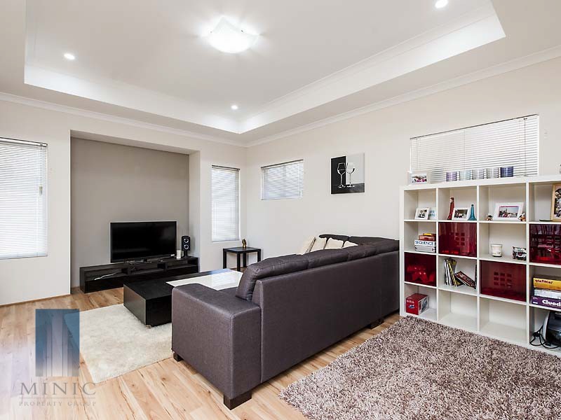 14 Little Close, East Cannington WA 6107