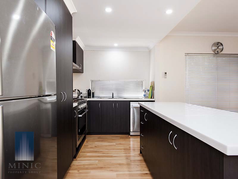 14 Little Close, East Cannington WA 6107