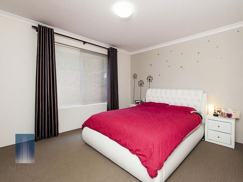 14 Little Close, East Cannington WA 6107