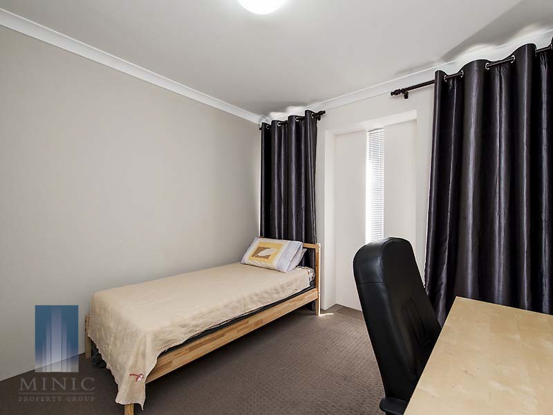 14 Little Close, East Cannington WA 6107