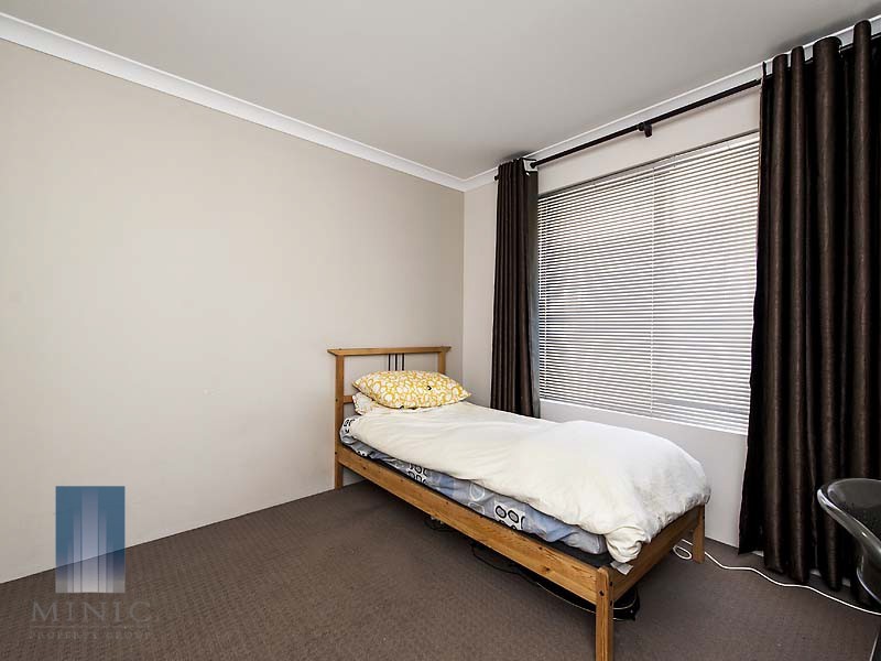 14 Little Close, East Cannington WA 6107