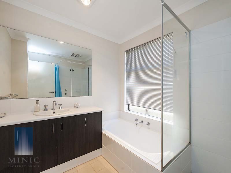 14 Little Close, East Cannington WA 6107