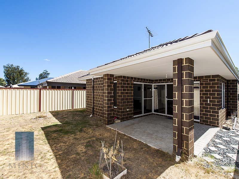 14 Little Close, East Cannington WA 6107