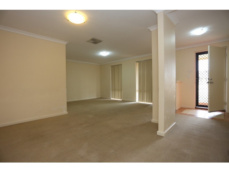 8 Kulin Pass, Canning Vale WA 6155