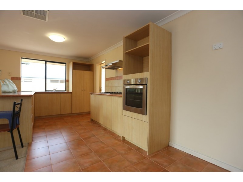 8 Kulin Pass, Canning Vale WA 6155