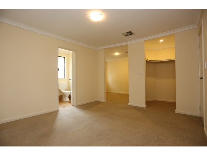 8 Kulin Pass, Canning Vale WA 6155