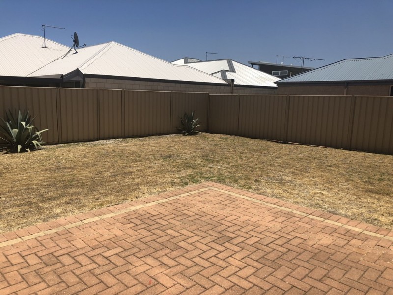 8 Kulin Pass, Canning Vale WA 6155