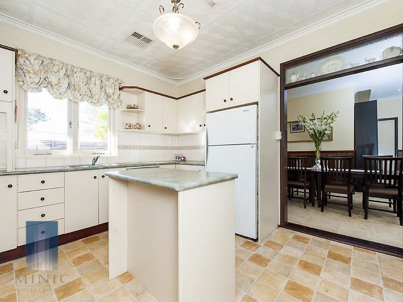 5 Canavan Crescent, Manning WA 6152