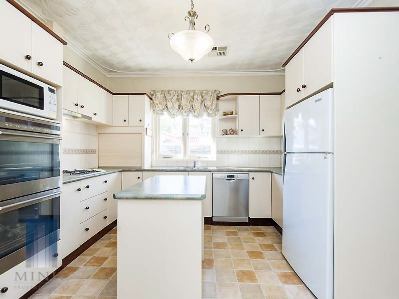 5 Canavan Crescent, Manning WA 6152