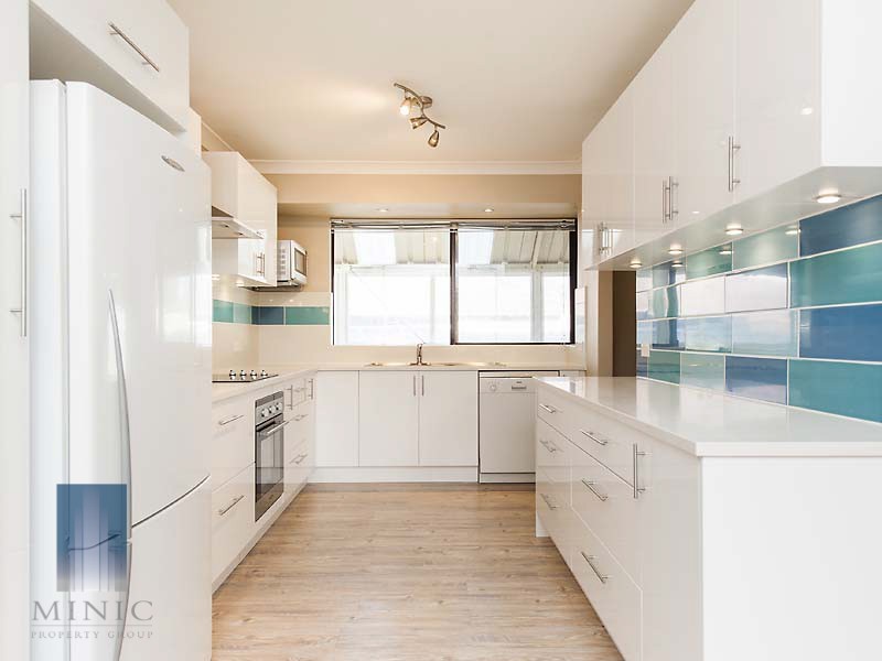 1 Hazlett Close, South Lake WA 6164