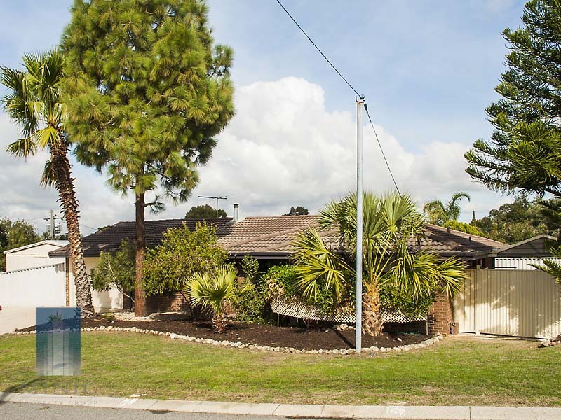 1 Hazlett Close, South Lake WA 6164