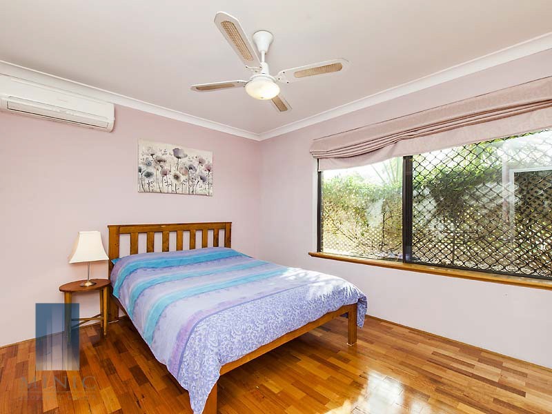1 Hazlett Close, South Lake WA 6164