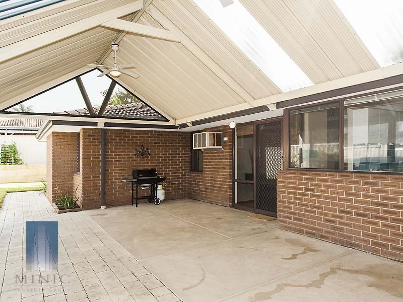 1 Hazlett Close, South Lake WA 6164
