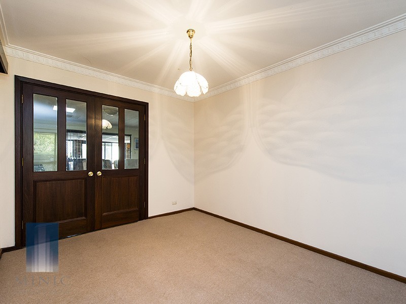 43 Hibbertia Crescent, Riverton WA 6148