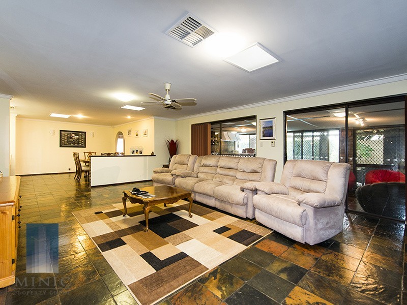 43 Hibbertia Crescent, Riverton WA 6148