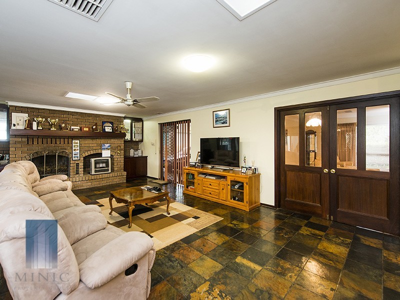 43 Hibbertia Crescent, Riverton WA 6148