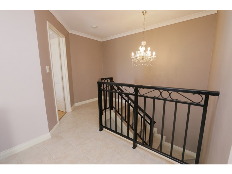 9 Hogg Avenue, Salter Point WA 6152