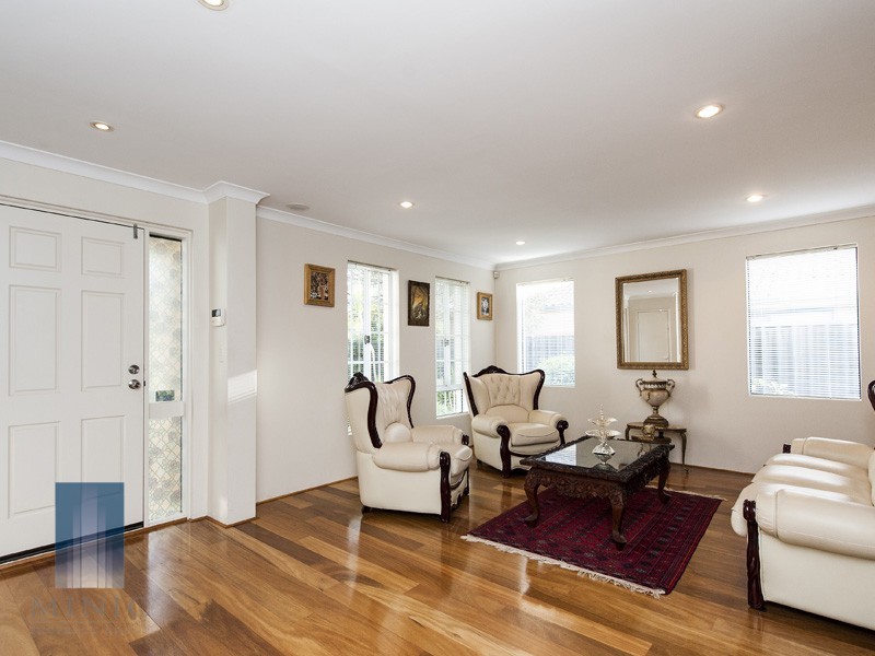 30 Gillon Street, Karawara WA 6152