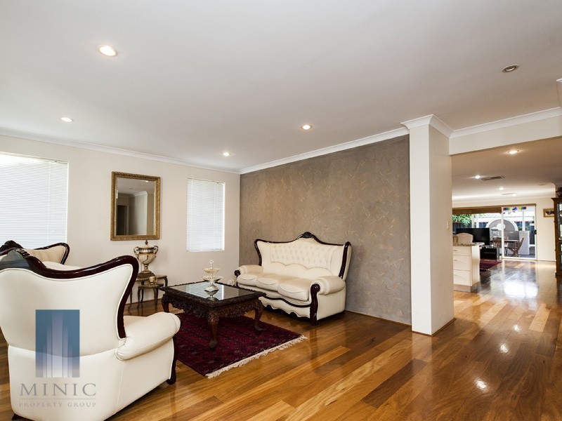 30 Gillon Street, Karawara WA 6152