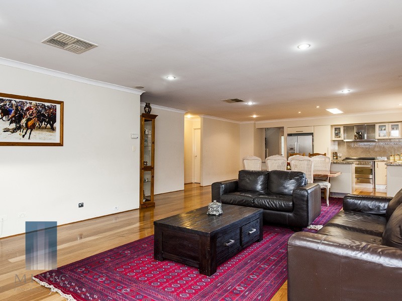 30 Gillon Street, Karawara WA 6152