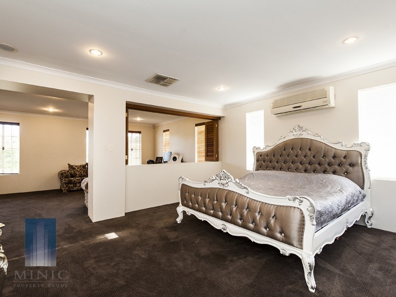 30 Gillon Street, Karawara WA 6152