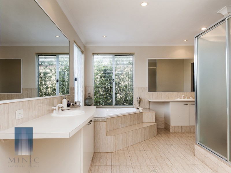 30 Gillon Street, Karawara WA 6152