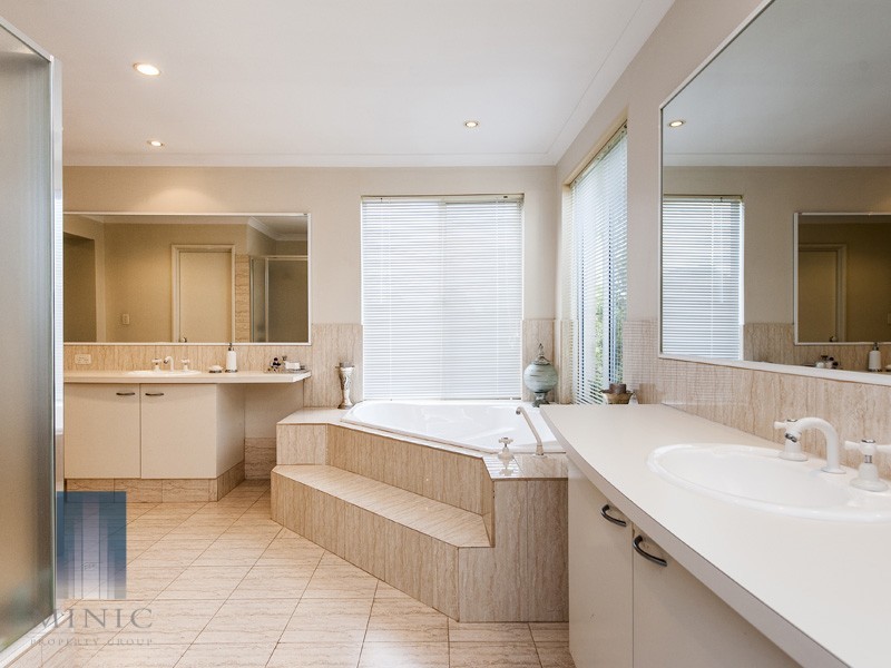 30 Gillon Street, Karawara WA 6152