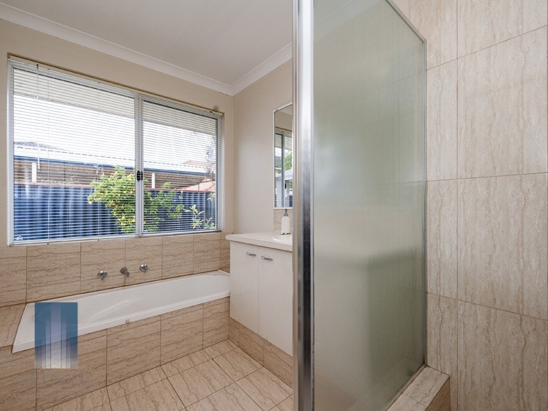 30 Gillon Street, Karawara WA 6152