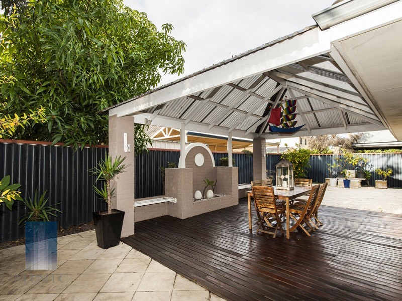 30 Gillon Street, Karawara WA 6152