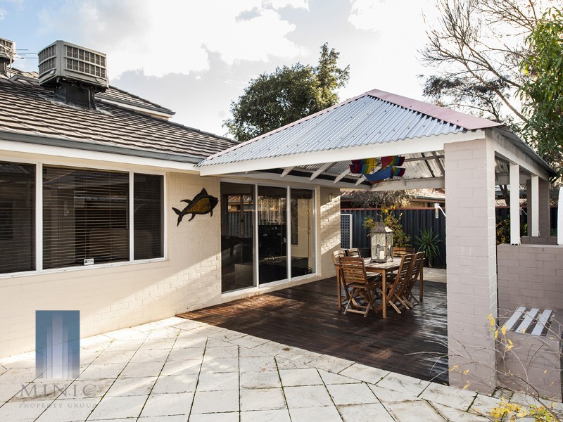 30 Gillon Street, Karawara WA 6152