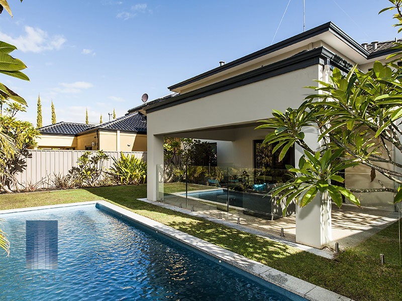 21 Stitfold Promenade, Salter Point WA 6152