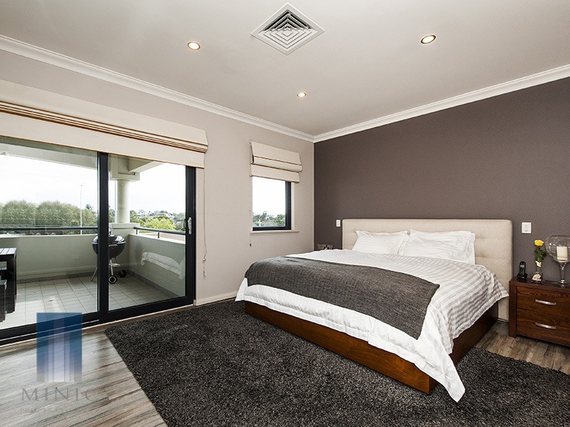 21 Stitfold Promenade, Salter Point WA 6152