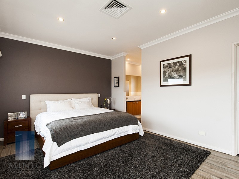 21 Stitfold Promenade, Salter Point WA 6152