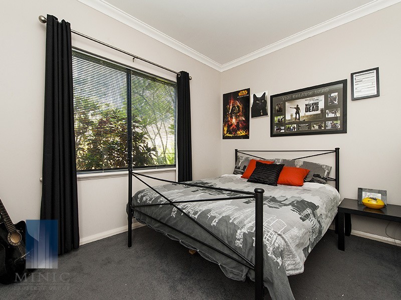 21 Stitfold Promenade, Salter Point WA 6152