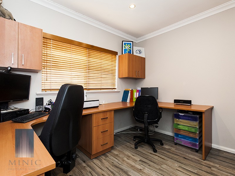 21 Stitfold Promenade, Salter Point WA 6152