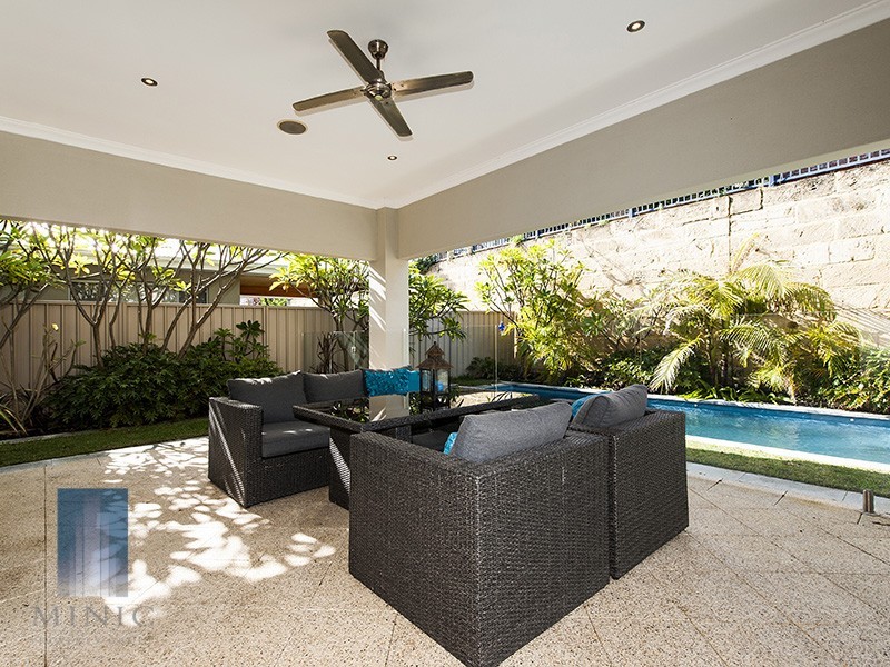 21 Stitfold Promenade, Salter Point WA 6152