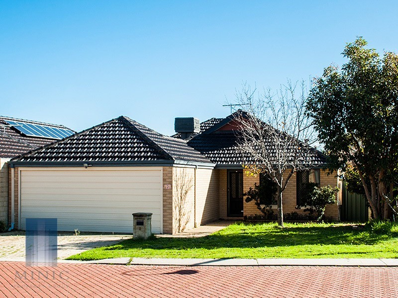 2 Bramley Way, Bibra Lake WA 6163