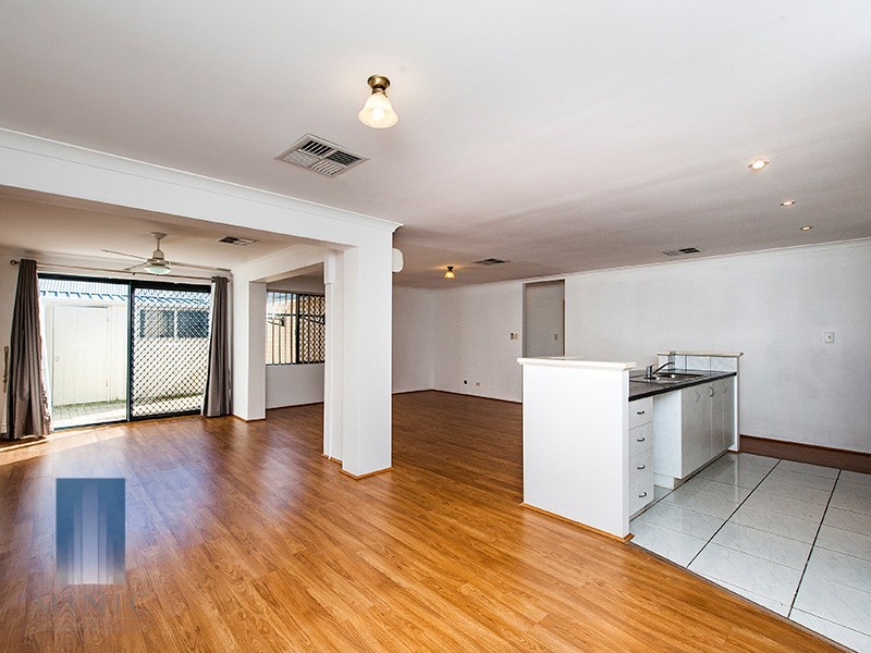 2 Bramley Way, Bibra Lake WA 6163