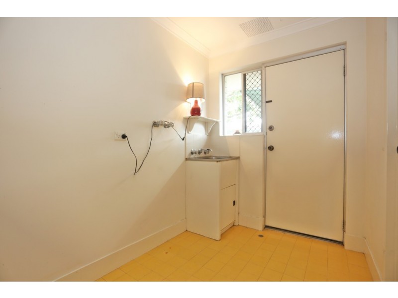 UNIT 2/145 Leach Highway, Wilson WA 6107