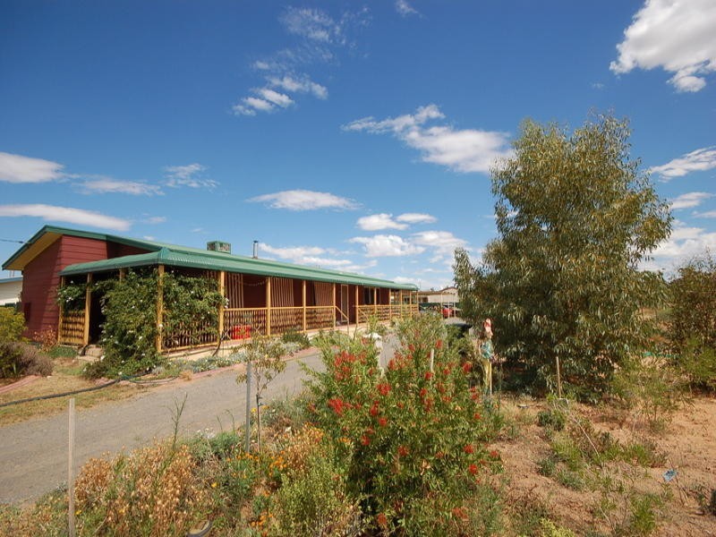 38 Campbell Street, Darlington Point NSW 2706