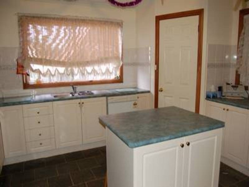 38 Campbell Street, Darlington Point NSW 2706