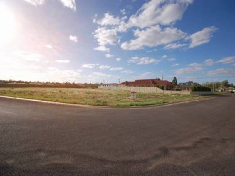 42 Barwidgee Boulevard, Darlington Point NSW 2706