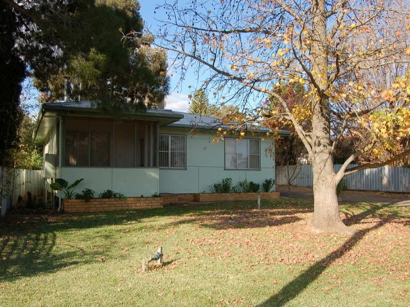 27 Kingfisher Avenue, Coleambally NSW 2707