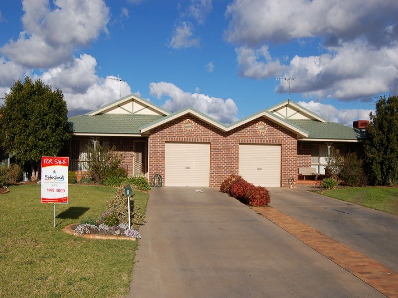 24 Dickson Road, Griffith NSW 2680